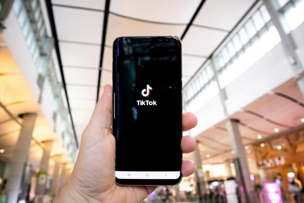 Blogový článek Dezinformace a kyberhrozby. I to je TikTok