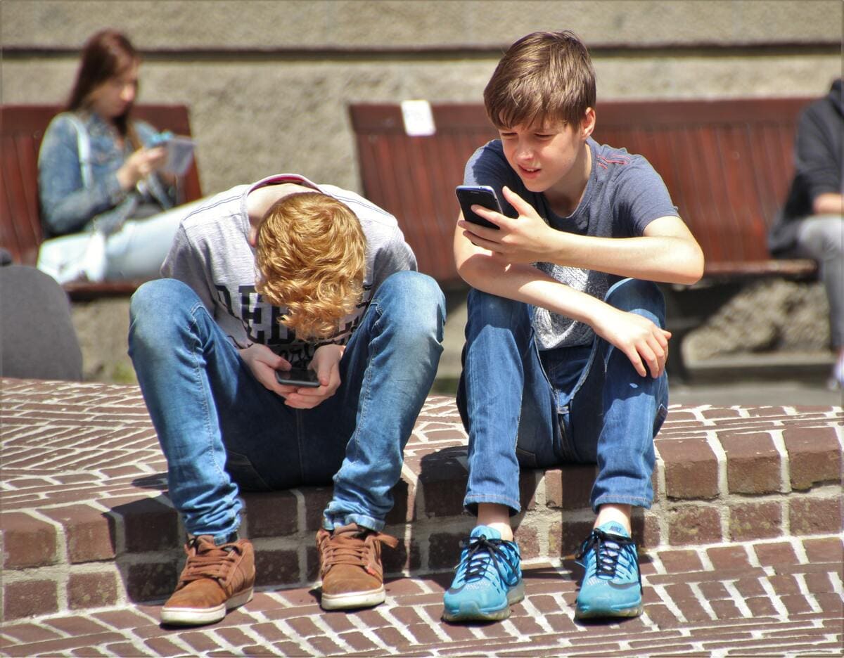 Blogový článek Hijacked brain: Když jsou teenageři závislí na sociálních sítích